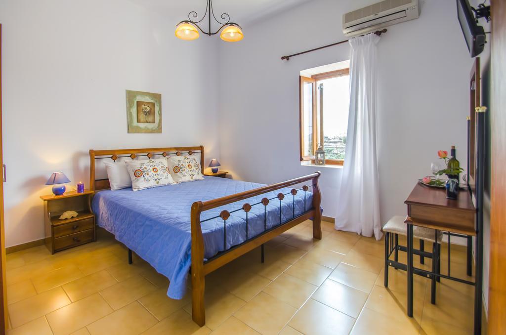 Palaios Rooms Plaka  Rum bild
